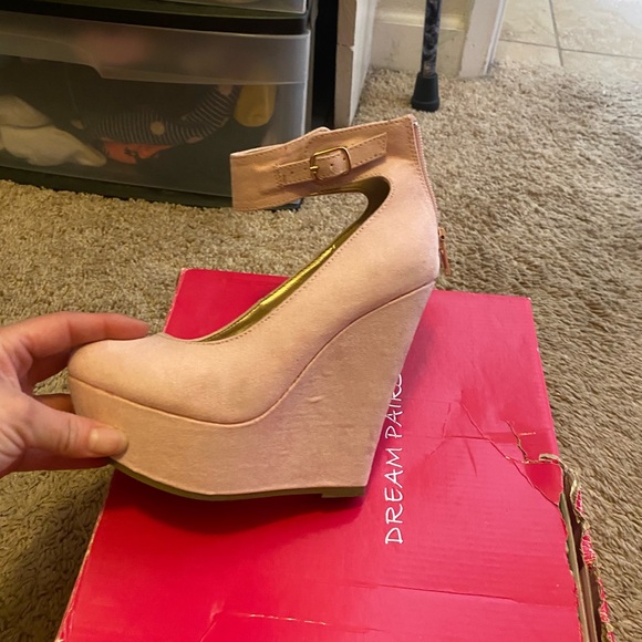 Used - Picture 2 of 3